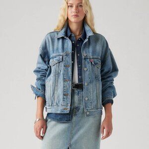 Levi's Trucker Jean Jacket Classic Size Large Light Blue Wash Denim Button Front